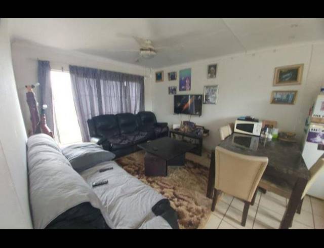 3 BEDROOM HOUSE FOR SALE IN OSLO BEACH